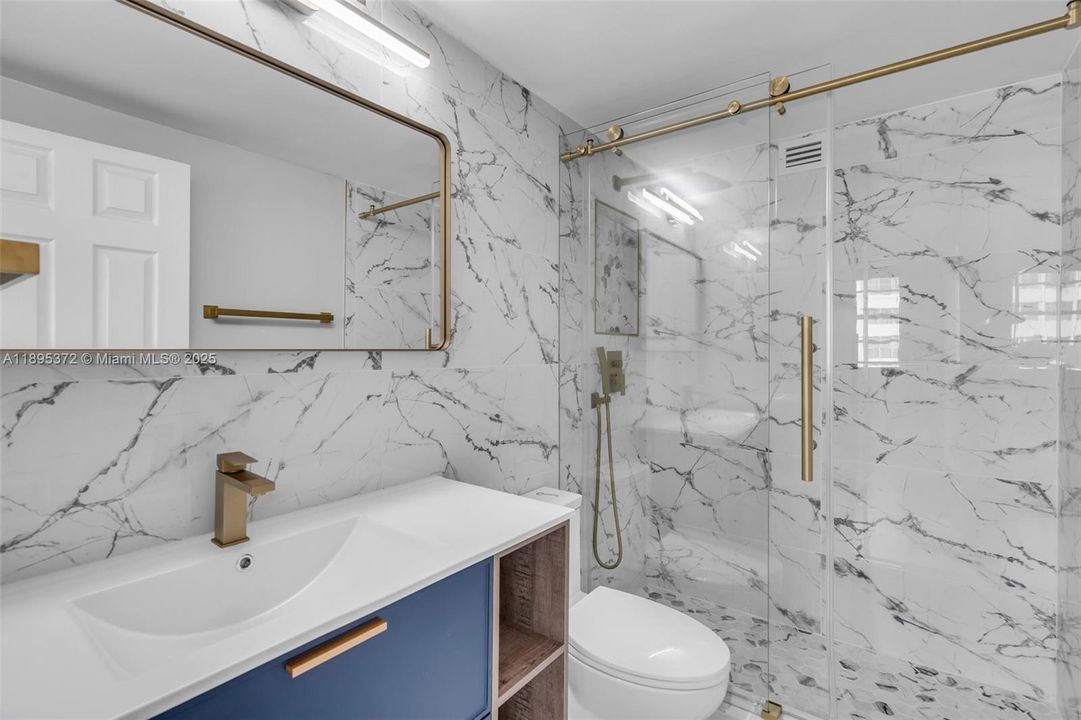 For Rent: $3,300 (1 beds, 1 baths, 990 Square Feet)