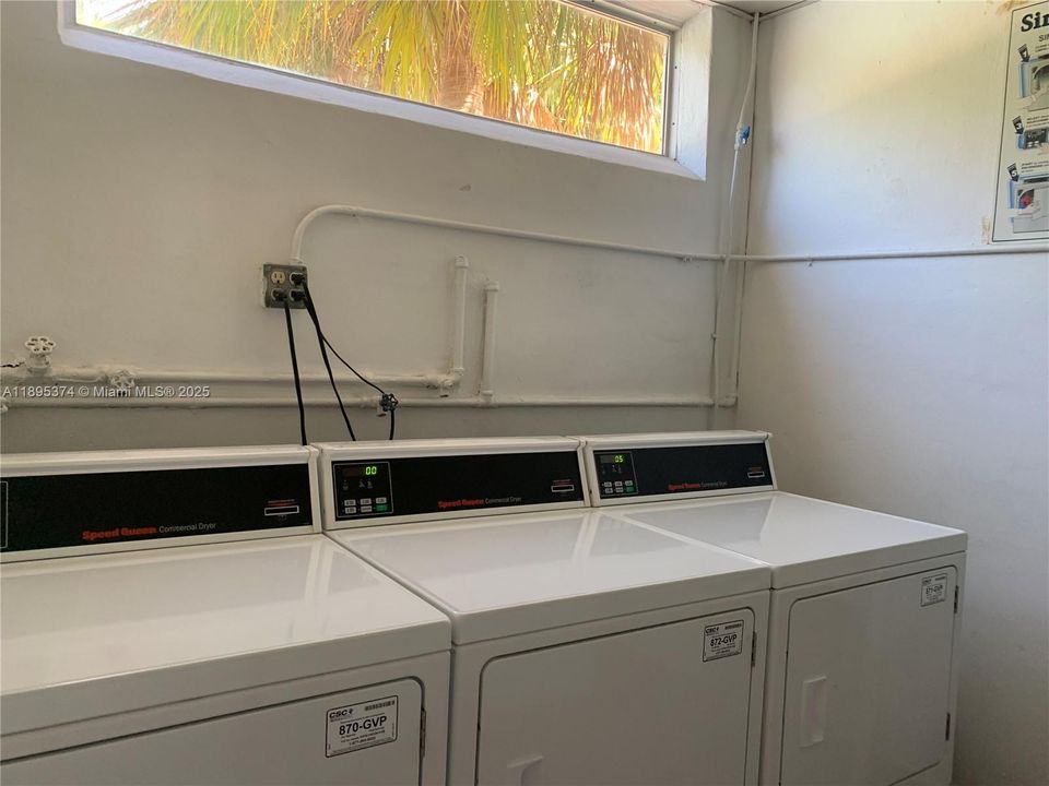 For Rent: $3,850 (2 beds, 2 baths, 1040 Square Feet)