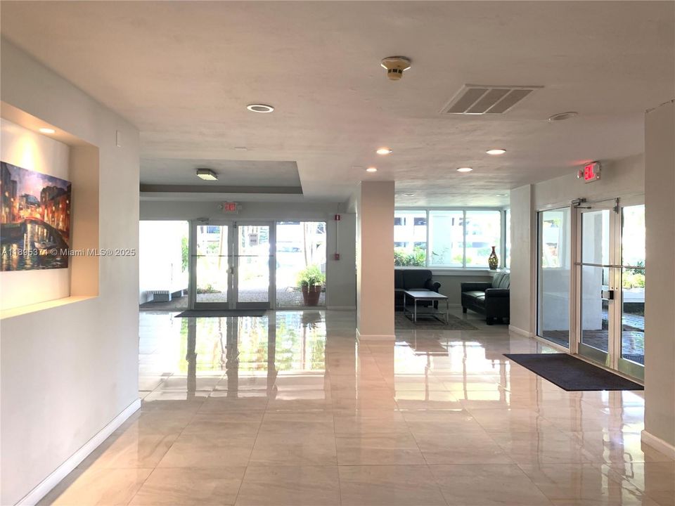 For Rent: $3,850 (2 beds, 2 baths, 1040 Square Feet)