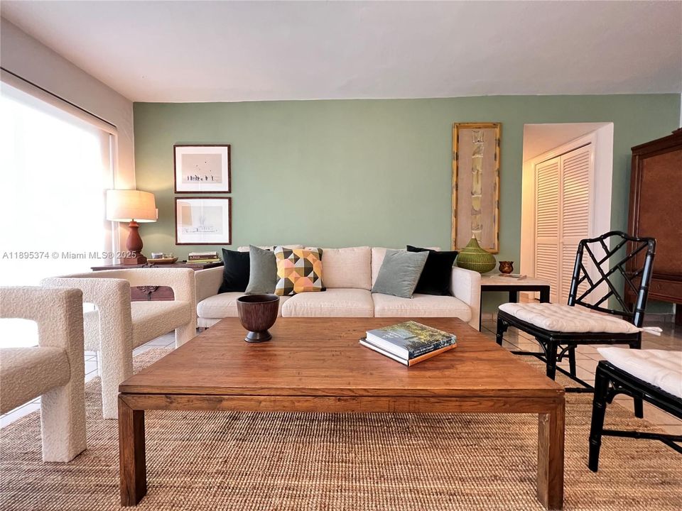 For Rent: $3,850 (2 beds, 2 baths, 1040 Square Feet)