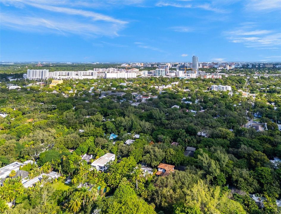 Active With Contract: $3,295,000 (4 beds, 4 baths, 2644 Square Feet)