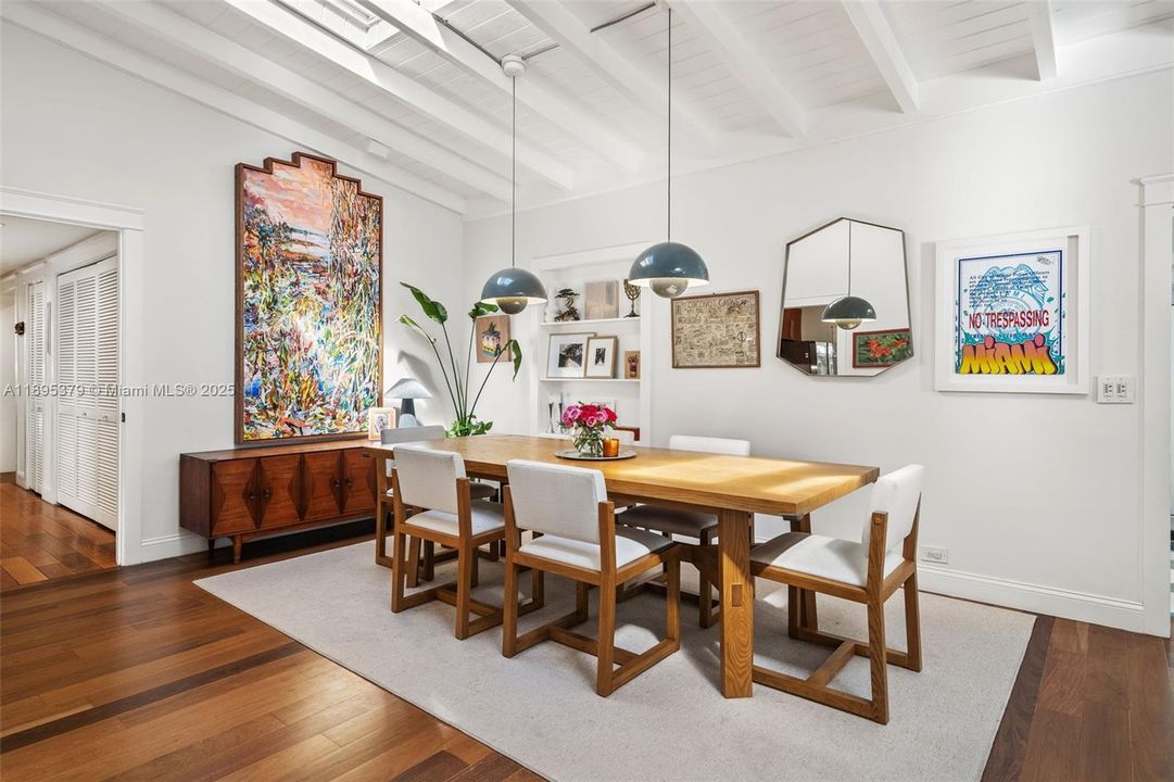 Active With Contract: $3,295,000 (4 beds, 4 baths, 2644 Square Feet)