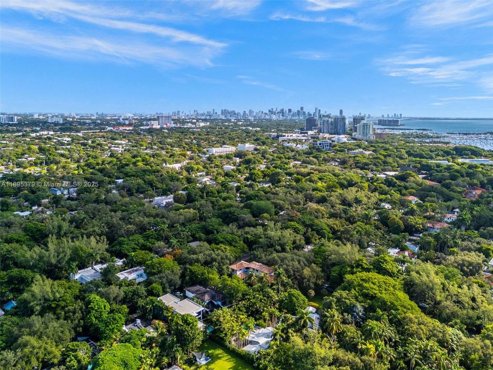 Active With Contract: $3,295,000 (4 beds, 4 baths, 2644 Square Feet)