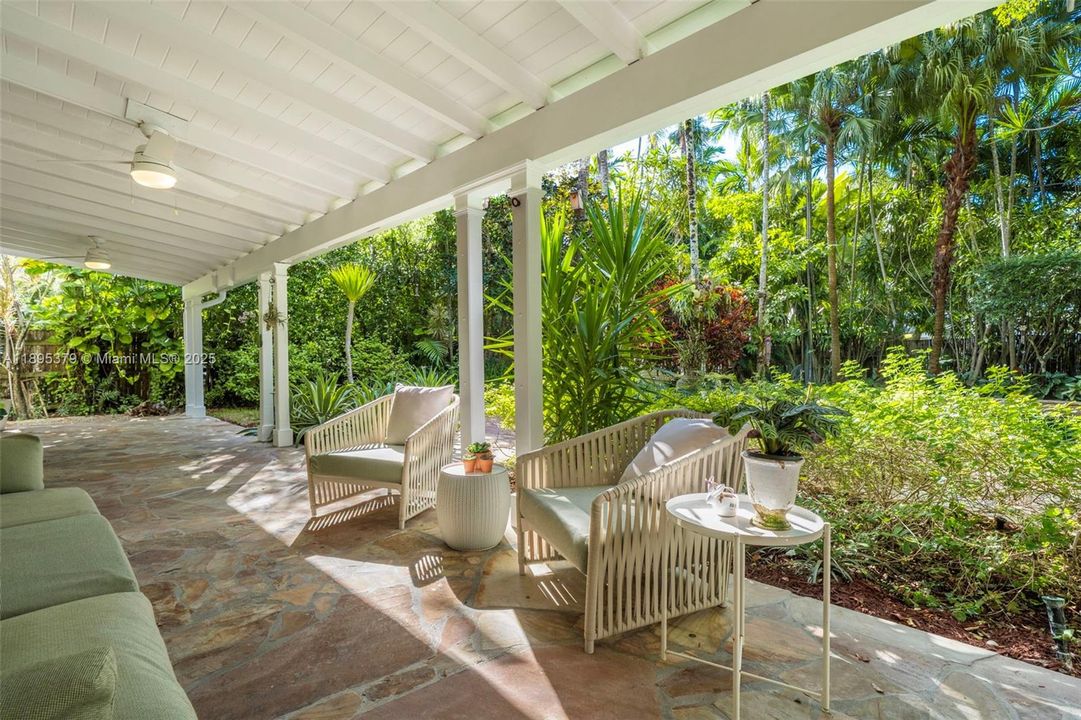 Active With Contract: $3,295,000 (4 beds, 4 baths, 2644 Square Feet)