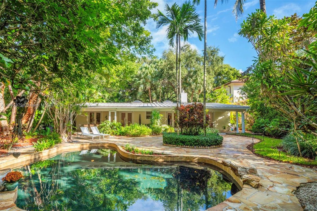 Active With Contract: $3,295,000 (4 beds, 4 baths, 2644 Square Feet)