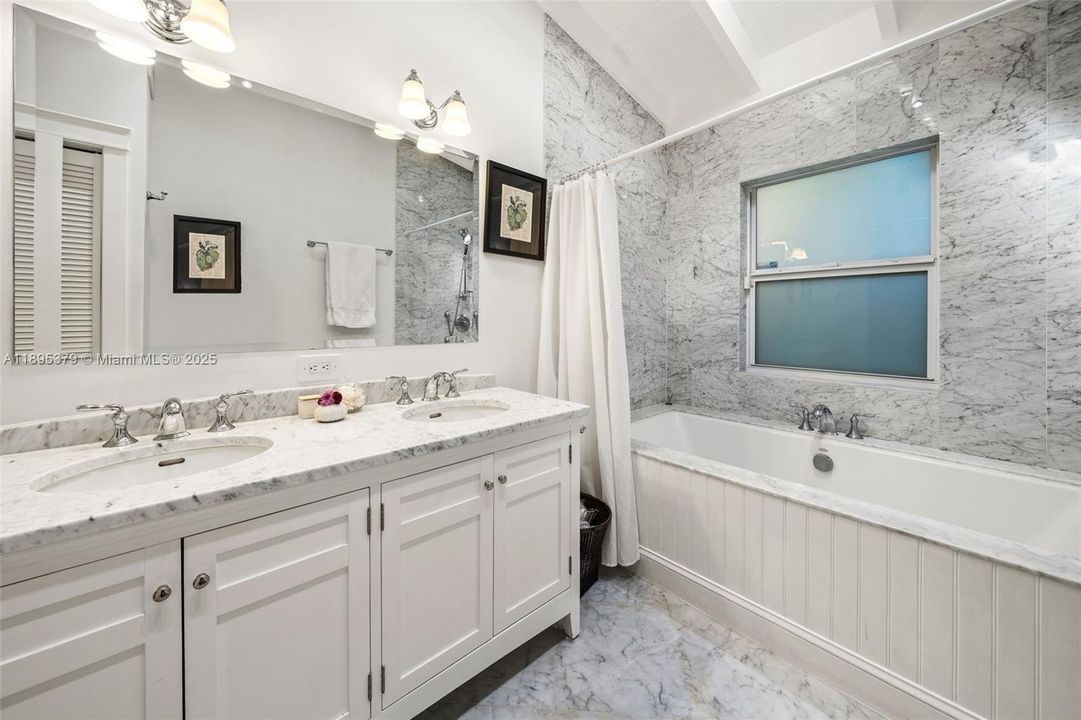 Active With Contract: $3,295,000 (4 beds, 4 baths, 2644 Square Feet)