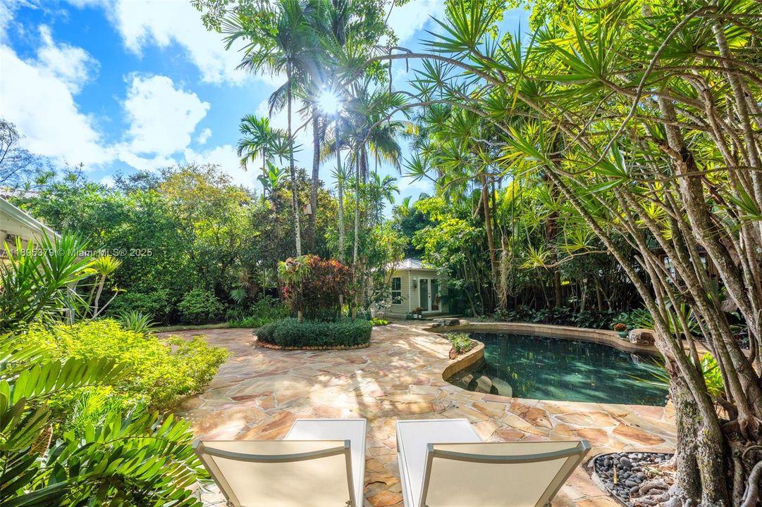 Active With Contract: $3,295,000 (4 beds, 4 baths, 2644 Square Feet)