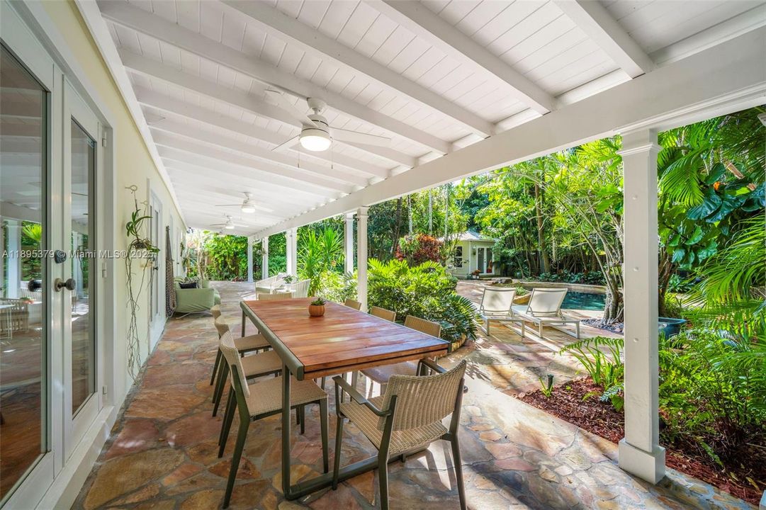 Active With Contract: $3,295,000 (4 beds, 4 baths, 2644 Square Feet)