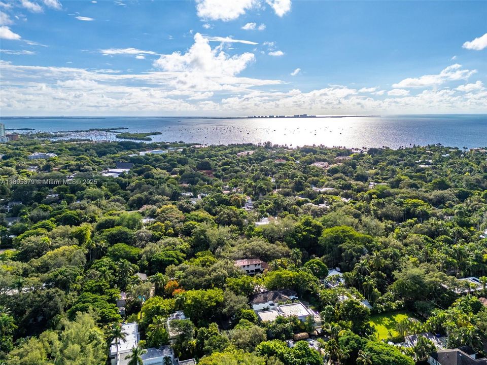 Active With Contract: $3,295,000 (4 beds, 4 baths, 2644 Square Feet)