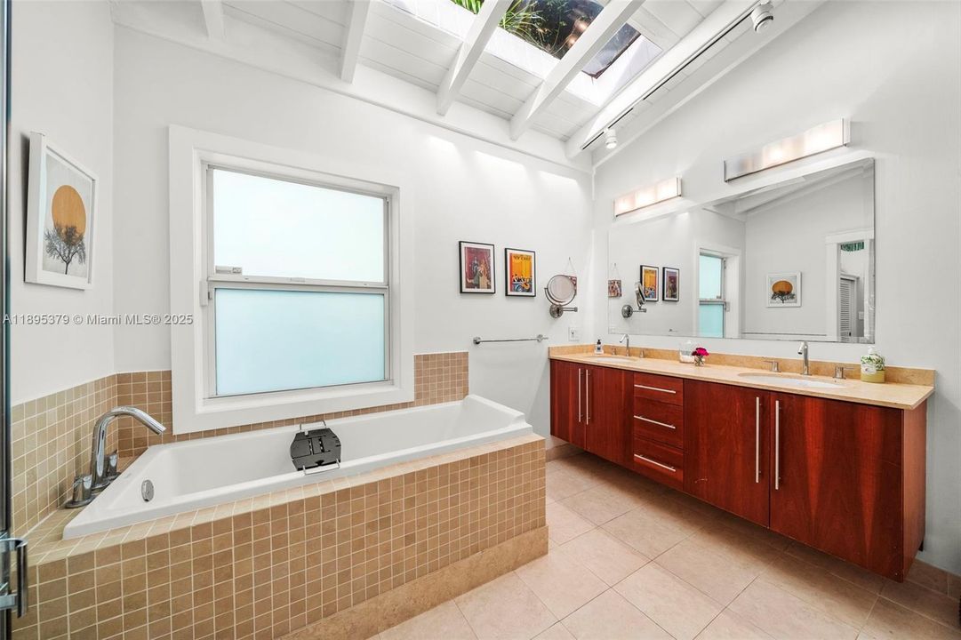 Active With Contract: $3,295,000 (4 beds, 4 baths, 2644 Square Feet)