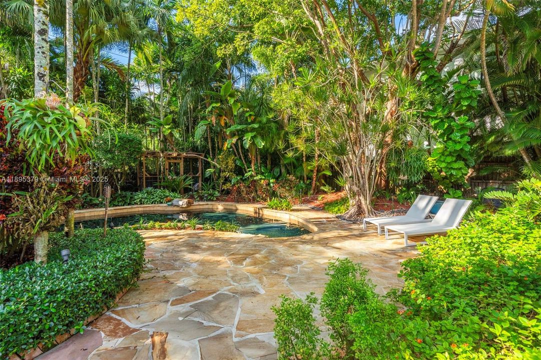 Active With Contract: $3,295,000 (4 beds, 4 baths, 2644 Square Feet)