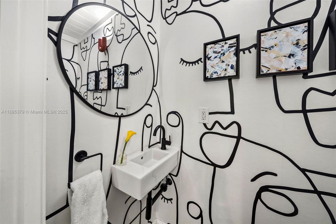 Active With Contract: $3,295,000 (4 beds, 4 baths, 2644 Square Feet)