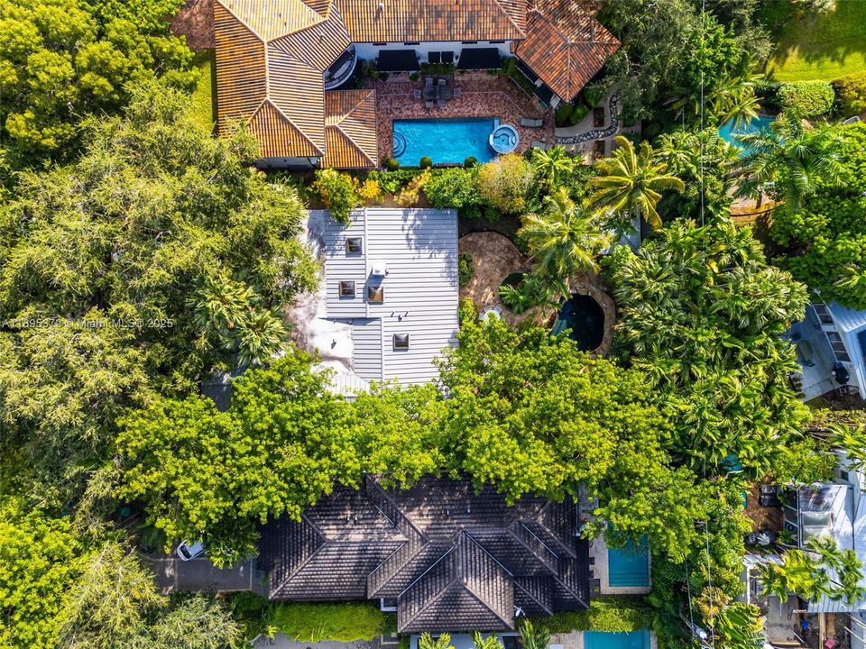 Active With Contract: $3,295,000 (4 beds, 4 baths, 2644 Square Feet)