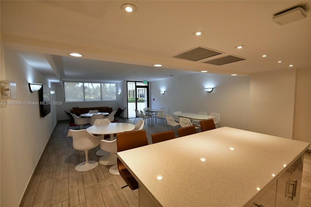 For Rent: $4,450 (2 beds, 2 baths, 1335 Square Feet)