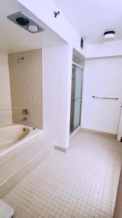 For Rent: $4,450 (2 beds, 2 baths, 1335 Square Feet)