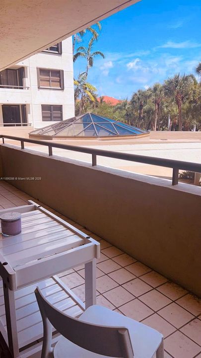 For Rent: $4,450 (2 beds, 2 baths, 1335 Square Feet)