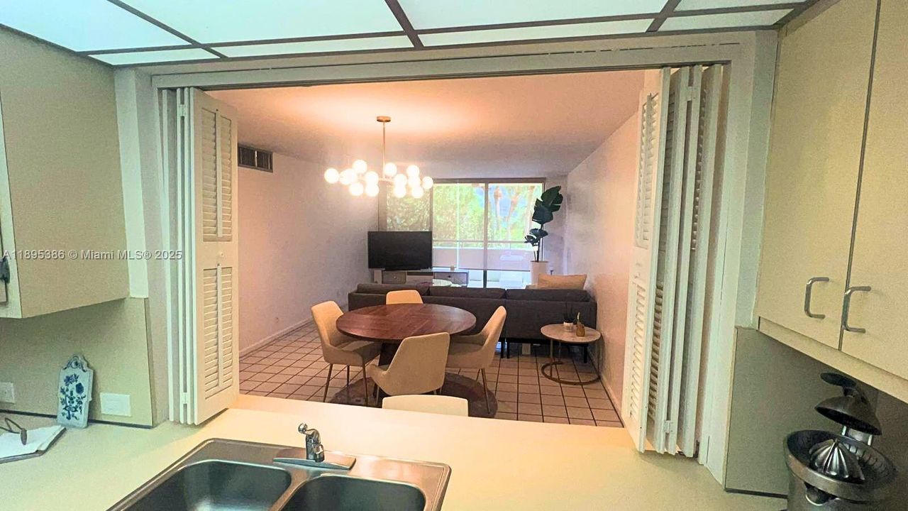 For Rent: $4,450 (2 beds, 2 baths, 1335 Square Feet)