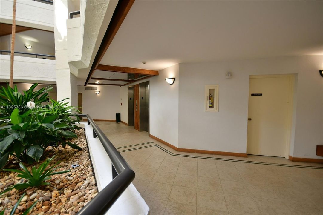 For Rent: $4,450 (2 beds, 2 baths, 1335 Square Feet)