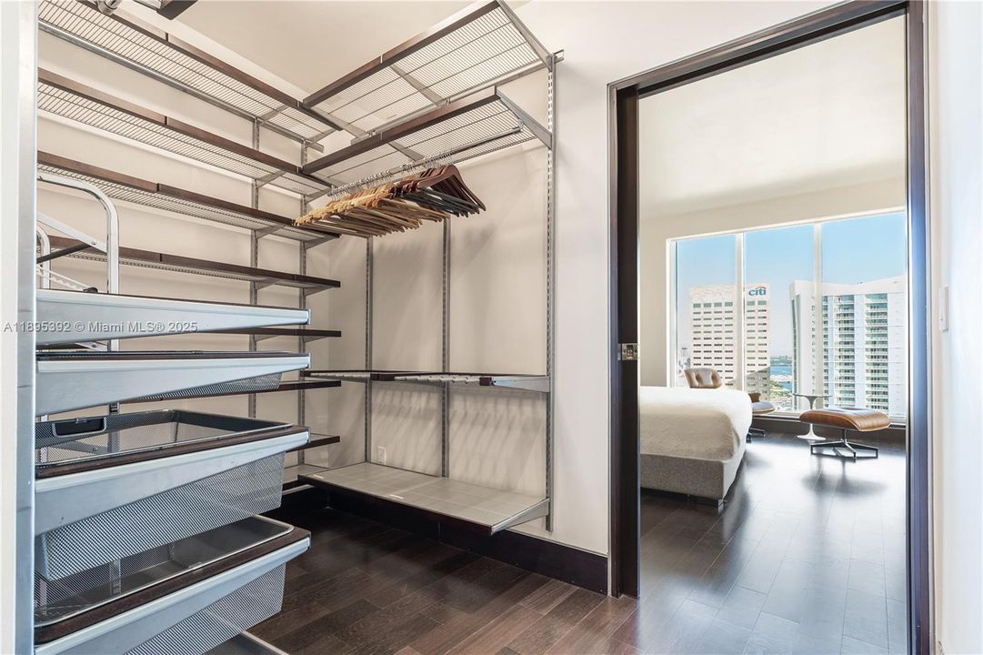 For Sale: $1,795,000 (2 beds, 2 baths, 1784 Square Feet)