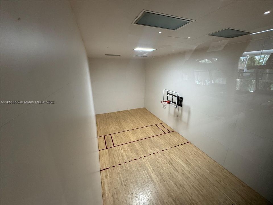 For Sale: $1,795,000 (2 beds, 2 baths, 1784 Square Feet)