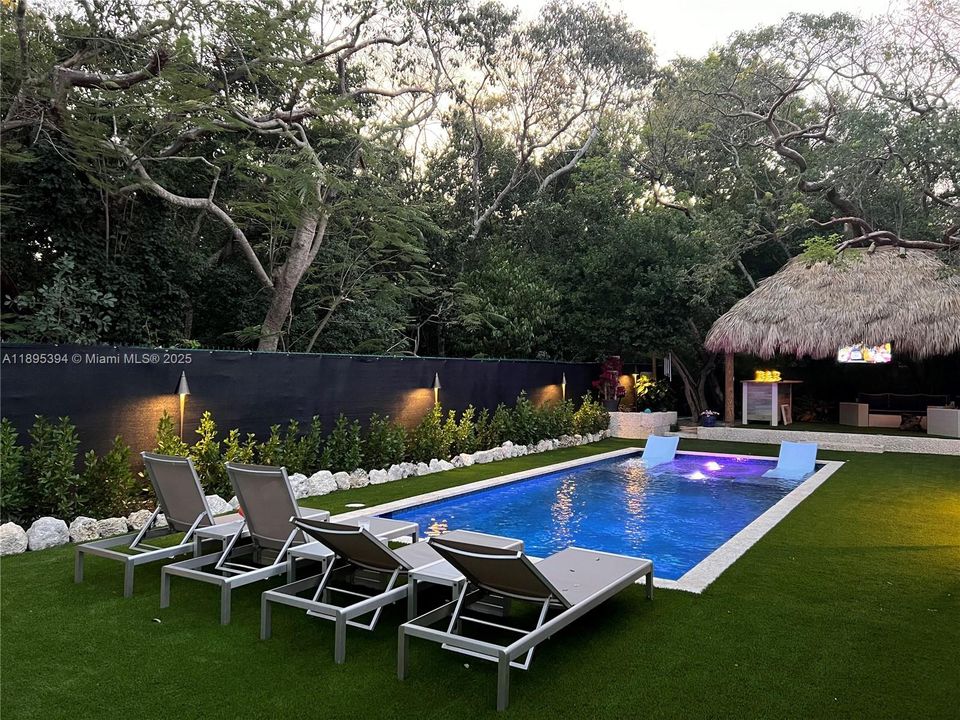 Vendido Recientemente: $1,199,999 (3 camas, 2 baños, 1071 Pies cuadrados)