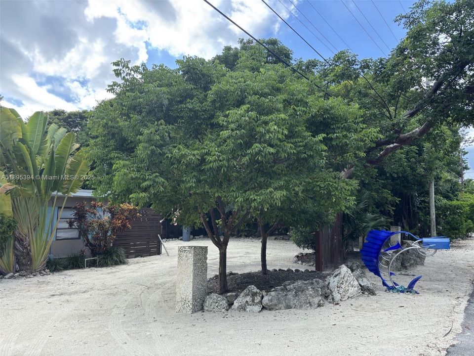 Vendido Recientemente: $1,199,999 (3 camas, 2 baños, 1071 Pies cuadrados)