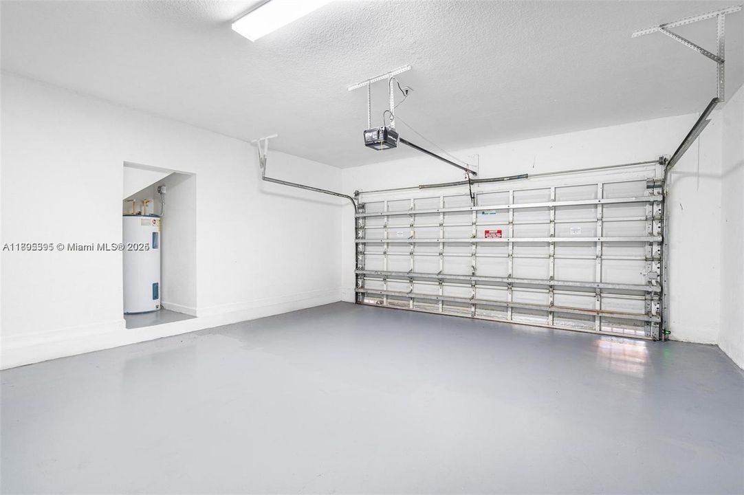 En Renta: $4,500 (4 camas, 3 baños, 2692 Pies cuadrados)