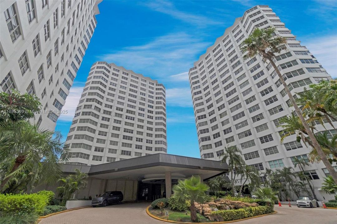 Recently Rented: $2,250 (0 beds, 1 baths, 580 Square Feet)