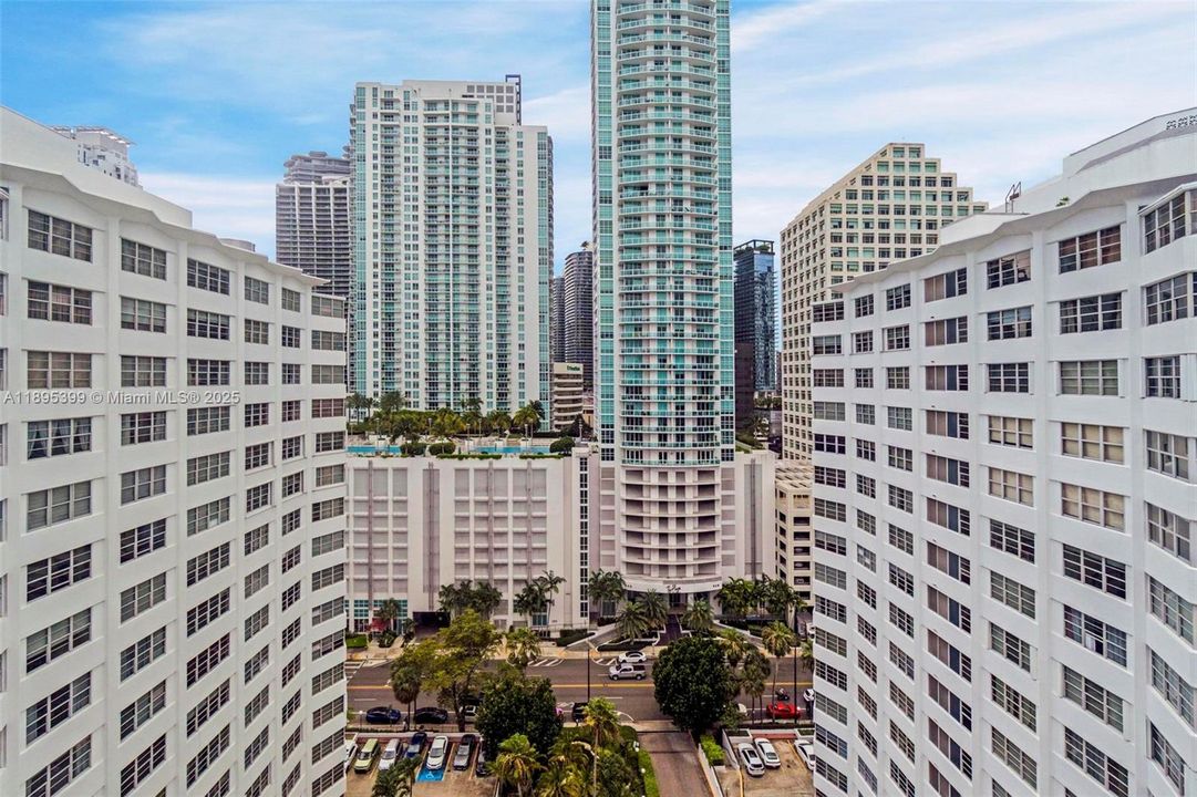 Recently Rented: $2,250 (0 beds, 1 baths, 580 Square Feet)