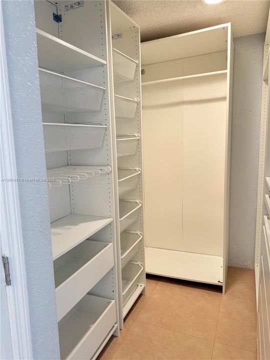 Activo con contrato: $409,900 (3 camas, 2 baños, 1582 Pies cuadrados)