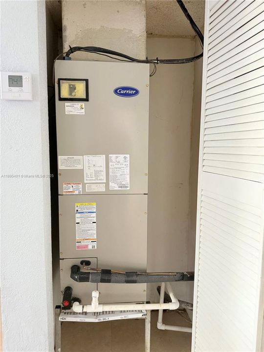 Activo con contrato: $409,900 (3 camas, 2 baños, 1582 Pies cuadrados)