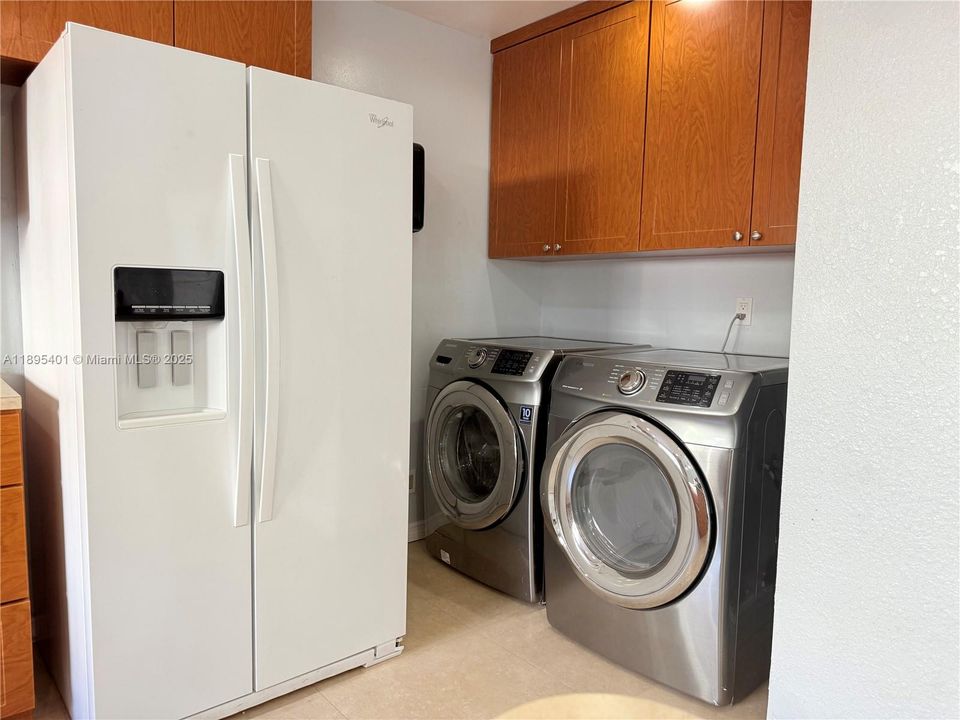 Activo con contrato: $409,900 (3 camas, 2 baños, 1582 Pies cuadrados)