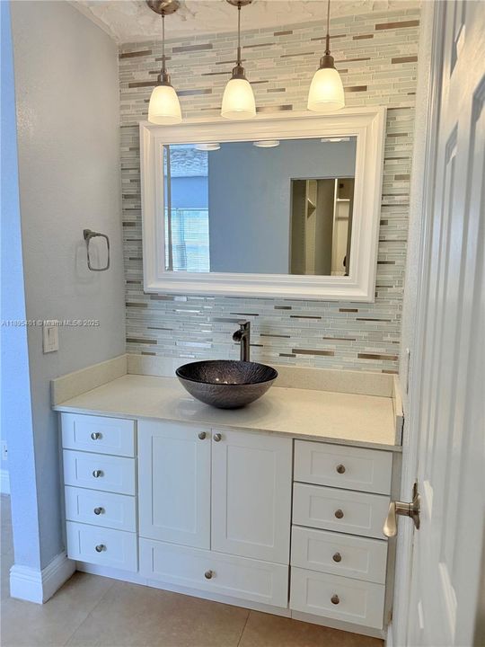 Activo con contrato: $409,900 (3 camas, 2 baños, 1582 Pies cuadrados)