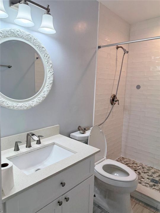 Activo con contrato: $409,900 (3 camas, 2 baños, 1582 Pies cuadrados)