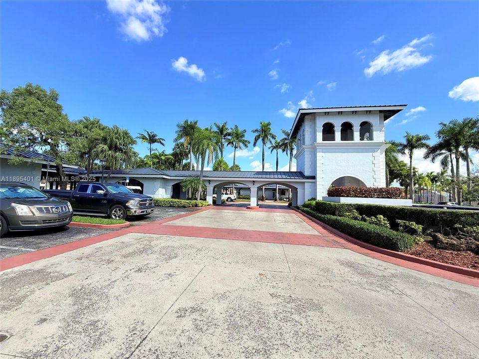 Activo con contrato: $409,900 (3 camas, 2 baños, 1582 Pies cuadrados)