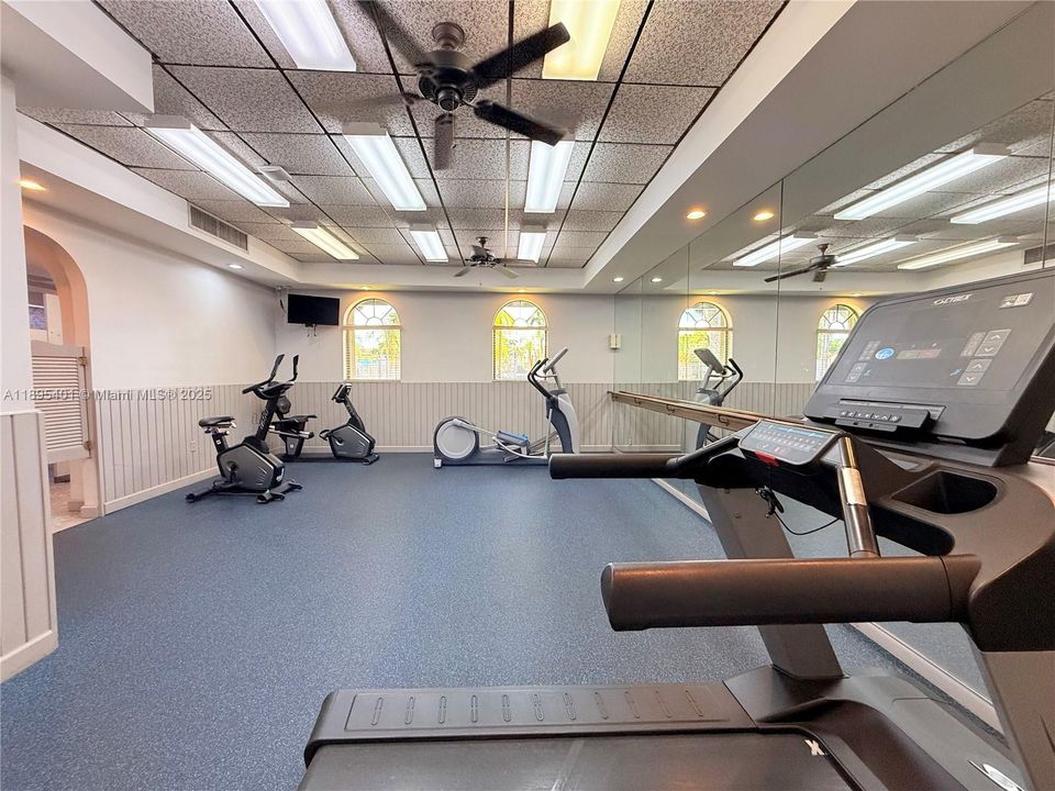 Activo con contrato: $409,900 (3 camas, 2 baños, 1582 Pies cuadrados)