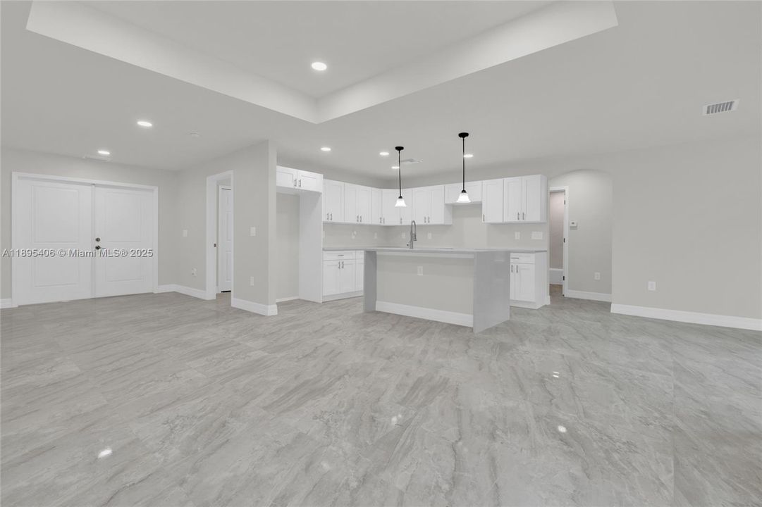 待售: $304,999 (3 贝兹, 2 浴室, 0 平方英尺)