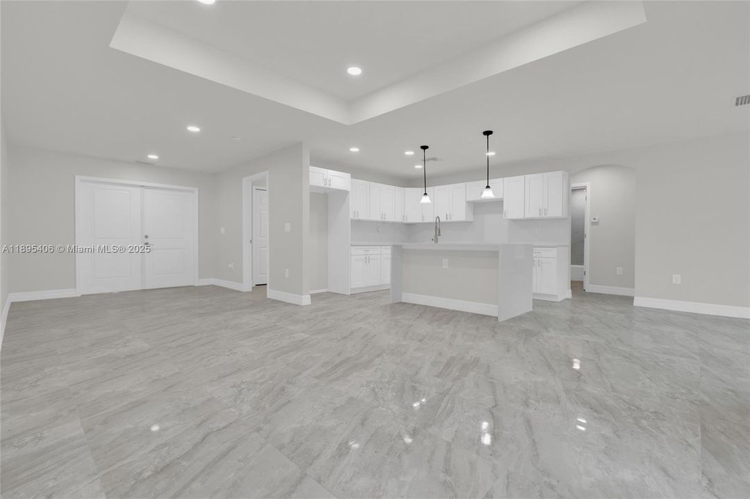 待售: $304,999 (3 贝兹, 2 浴室, 0 平方英尺)