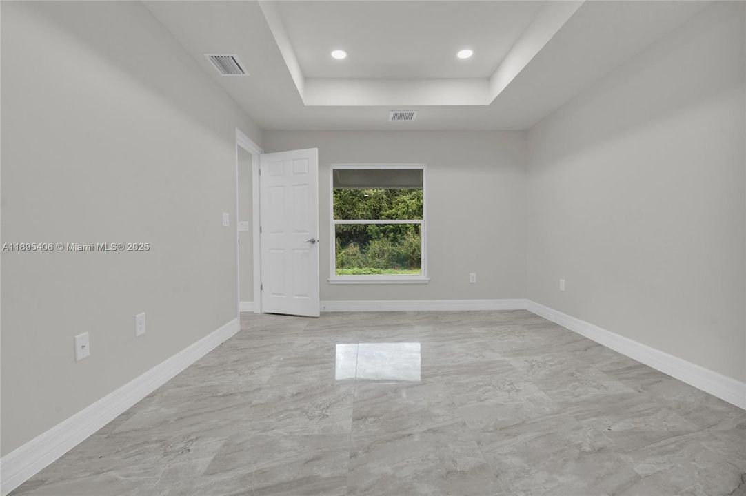 待售: $304,999 (3 贝兹, 2 浴室, 0 平方英尺)