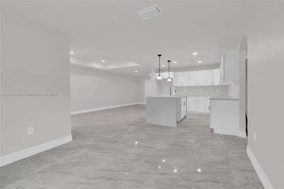 待售: $304,999 (3 贝兹, 2 浴室, 0 平方英尺)