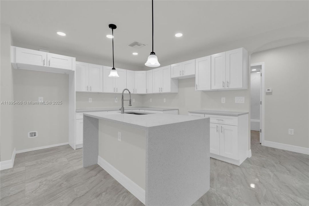 待售: $304,999 (3 贝兹, 2 浴室, 0 平方英尺)