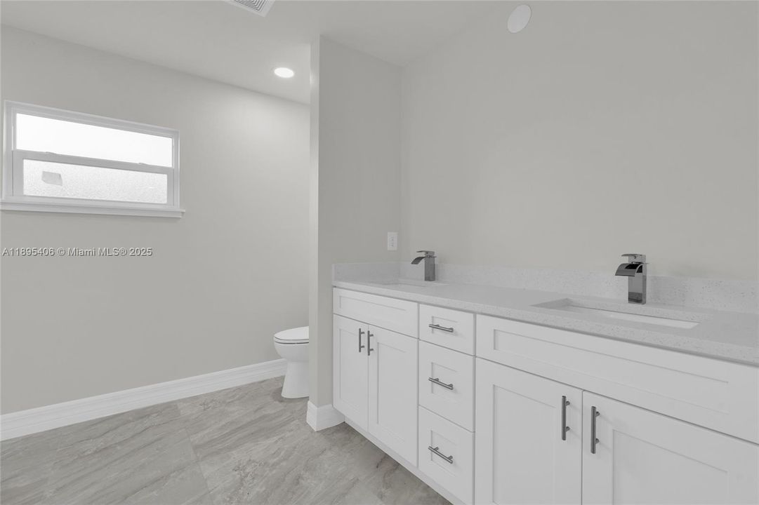 待售: $304,999 (3 贝兹, 2 浴室, 0 平方英尺)