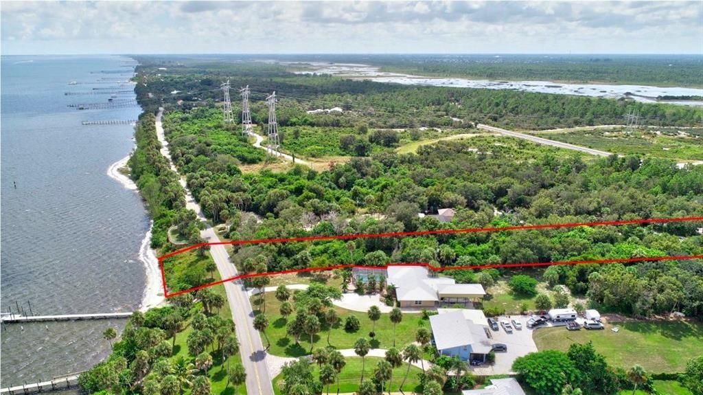 На продажу: $650,000 (2.04 acres)