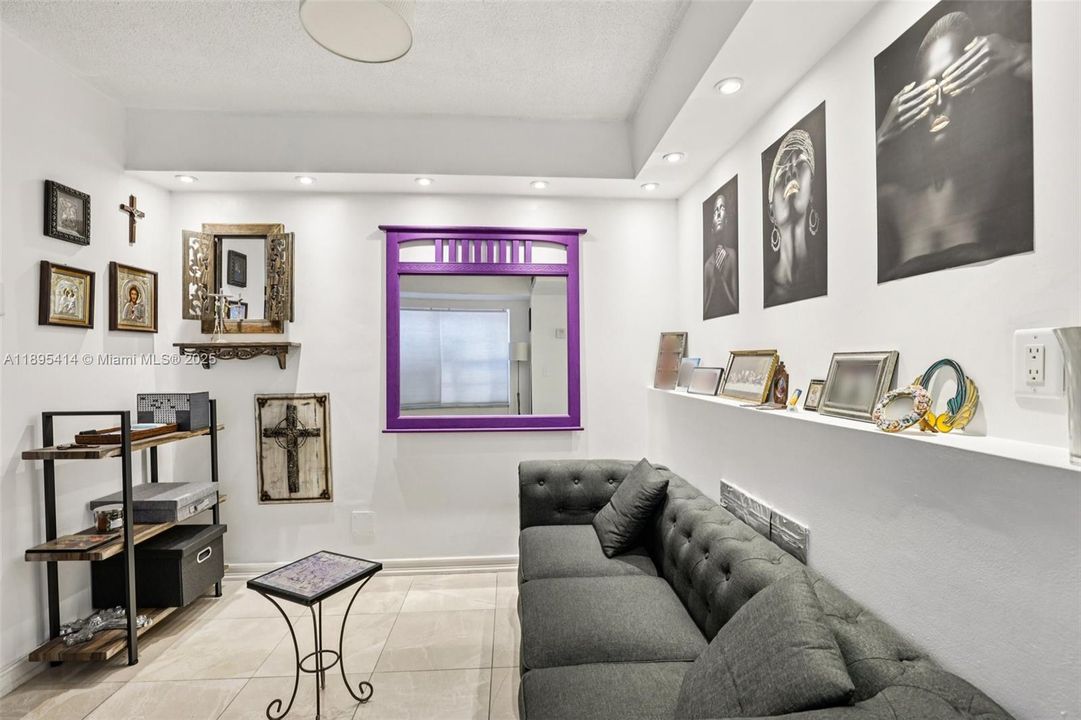 Activo con contrato: $289,999 (1 camas, 1 baños, 730 Pies cuadrados)