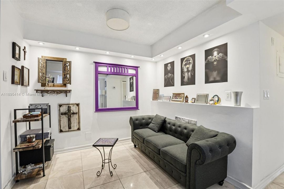 Activo con contrato: $289,999 (1 camas, 1 baños, 730 Pies cuadrados)