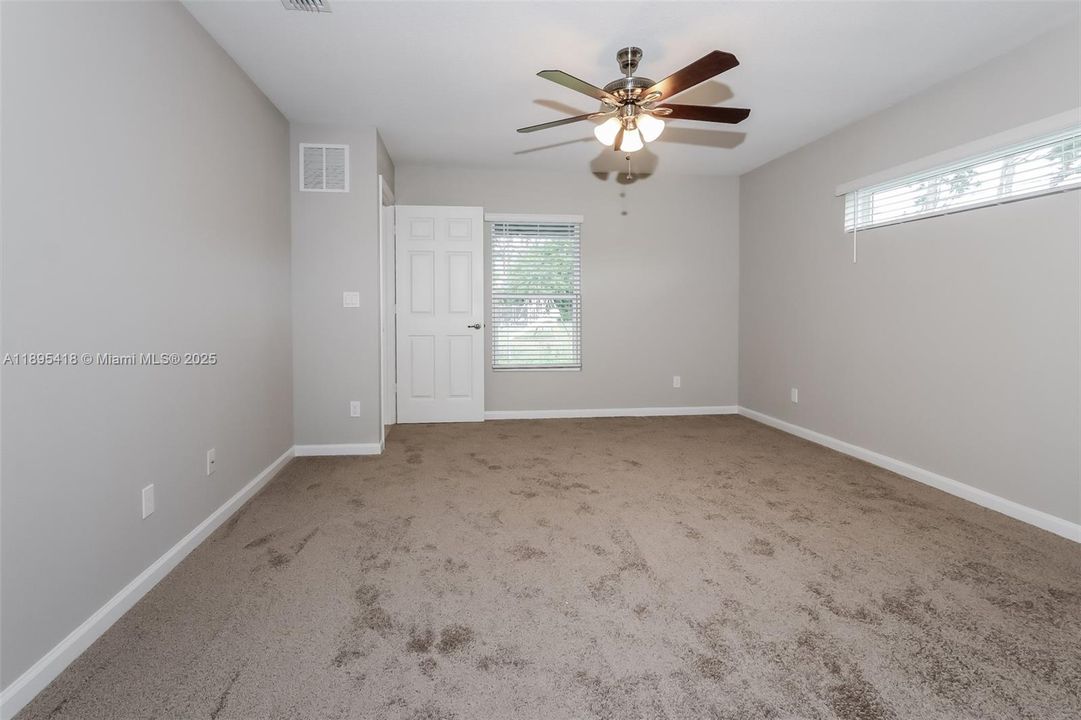 Recientemente alquilado: $2,160 (4 camas, 2 baños, 1833 Pies cuadrados)