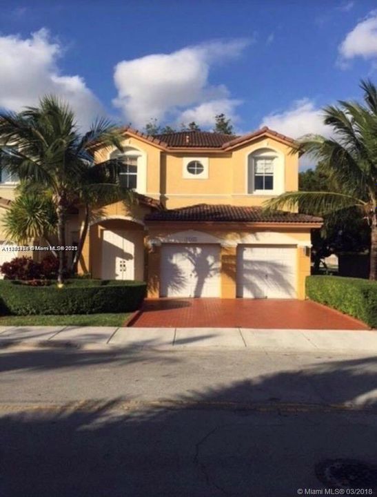 Recently Rented: $3,600 (3 beds, 2 baths, 1659 Square Feet)