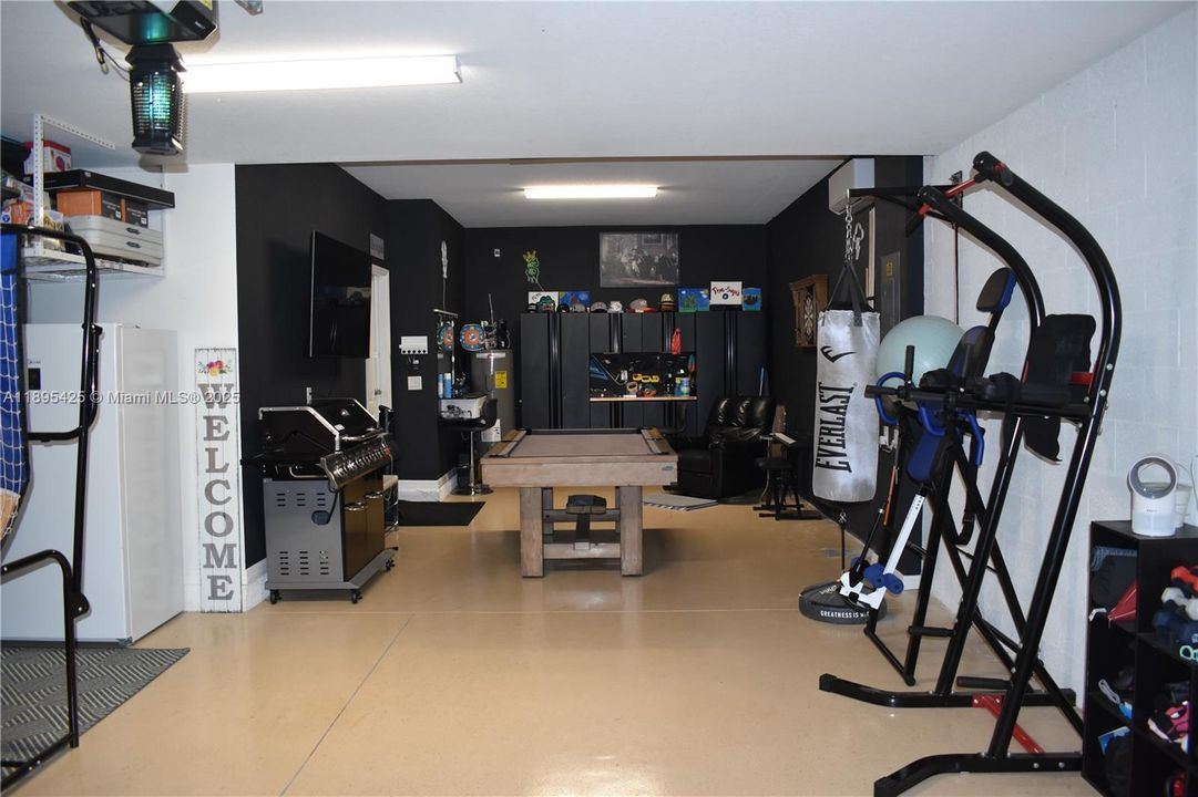 For Sale: $750,000 (5 beds, 3 baths, 3302 Square Feet)