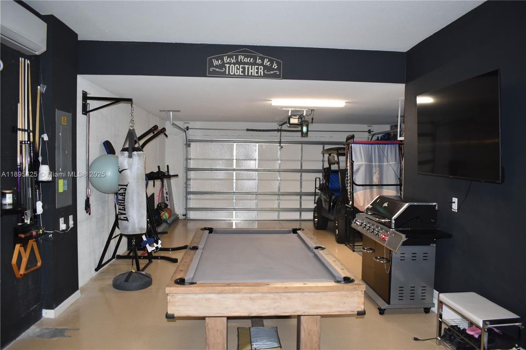 For Sale: $750,000 (5 beds, 3 baths, 3302 Square Feet)