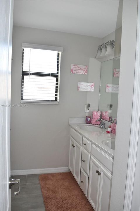 For Sale: $750,000 (5 beds, 3 baths, 3302 Square Feet)